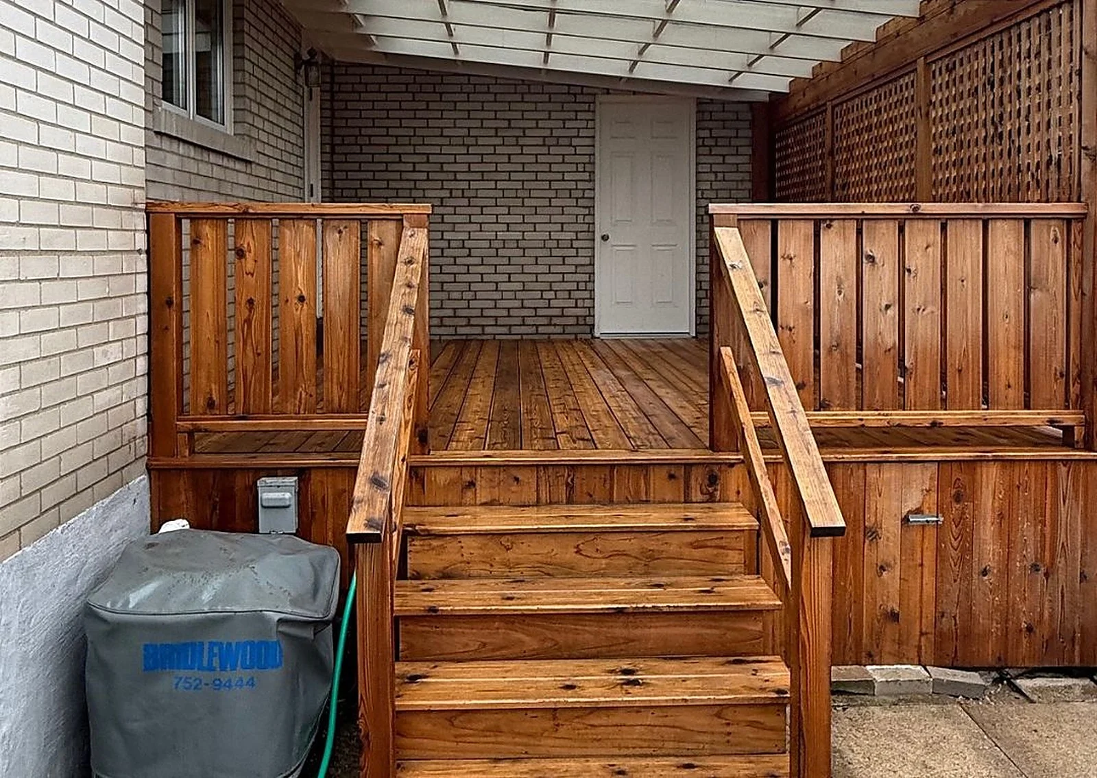 After: Grey cedar, back to warm wood